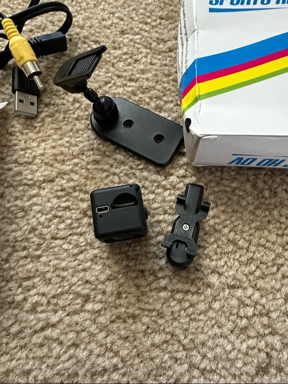 SQ11 Sports HD DV Mini Camera with Mounts - White